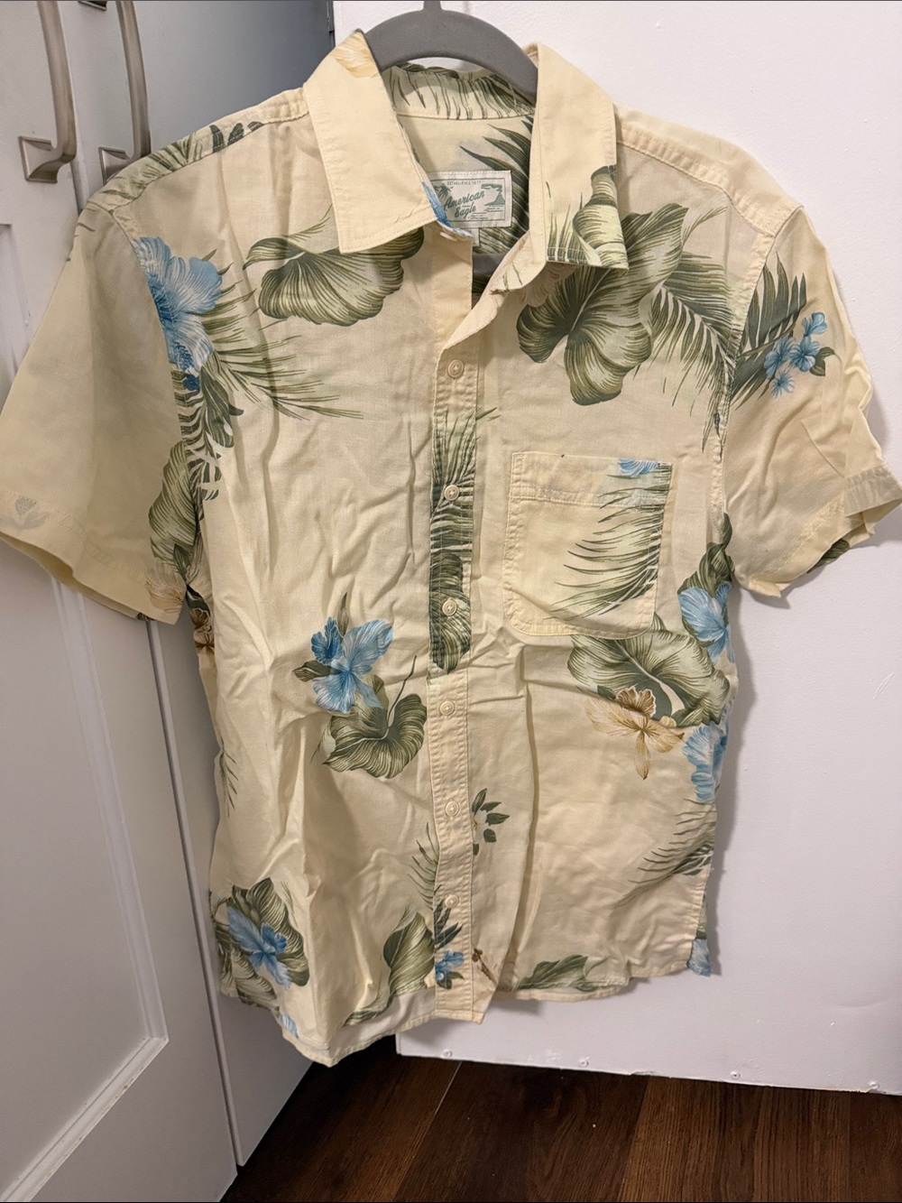 American Eagle Outfitters Cream Floral Short-Sleeve Button-Down Shirt